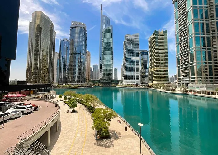 Higuests - Modern Studio With Incredible City Skyline View