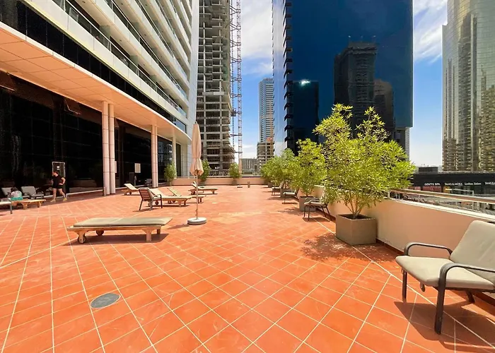 Higuests - Modern Studio With Incredible City Skyline View